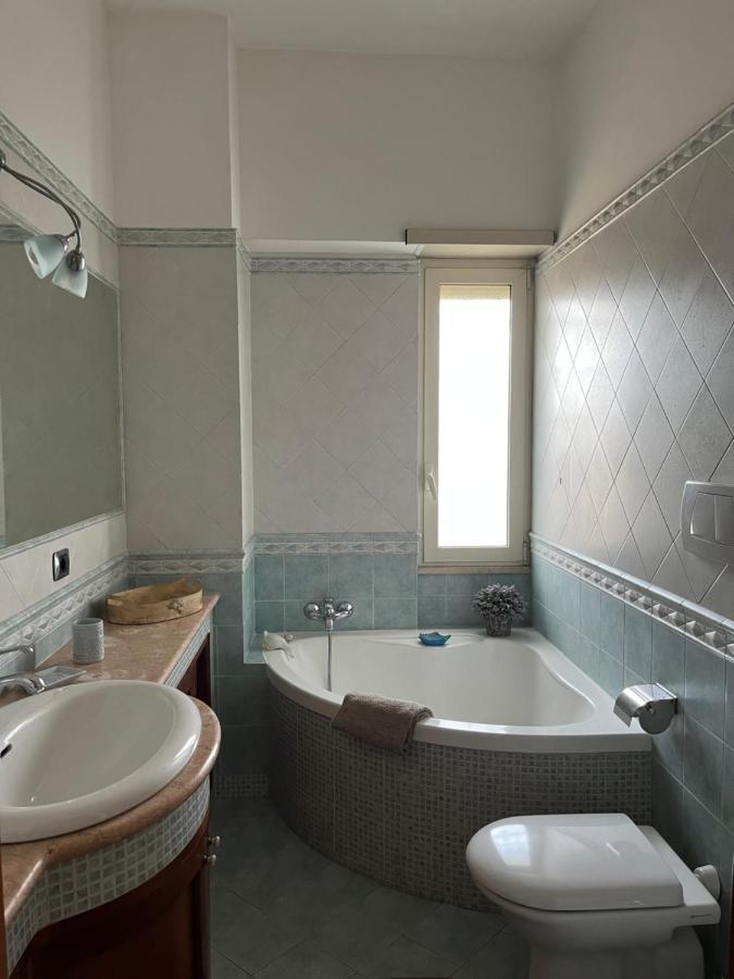 Attico Con Terrazza In Via Dei Traghetti Apartment ลิโด ดิ ออสเตีย ภายนอก รูปภาพ