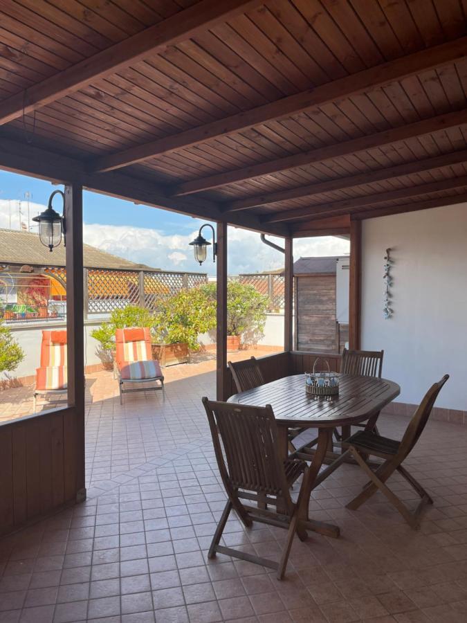 Attico Con Terrazza In Via Dei Traghetti Apartment ลิโด ดิ ออสเตีย ภายนอก รูปภาพ